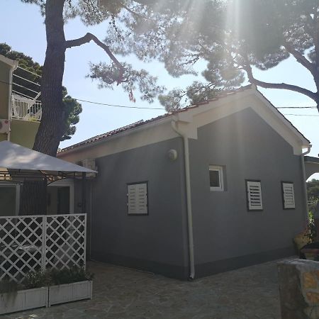 Mala Kuca Ispod Borova Βίλα Primošten Εξωτερικό φωτογραφία