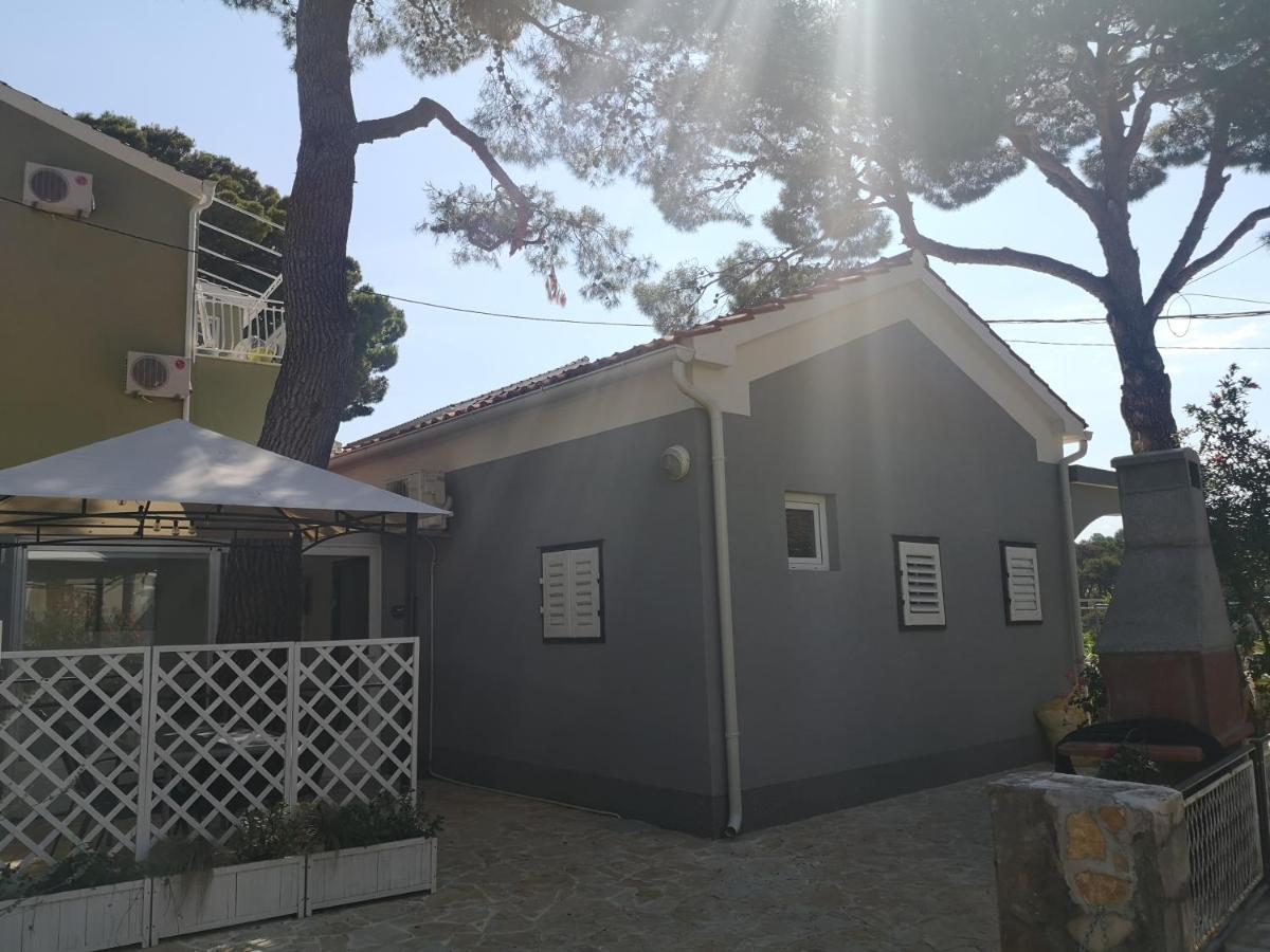 Mala Kuca Ispod Borova Βίλα Primošten Εξωτερικό φωτογραφία